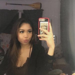 Meet your Posher, Mickaella